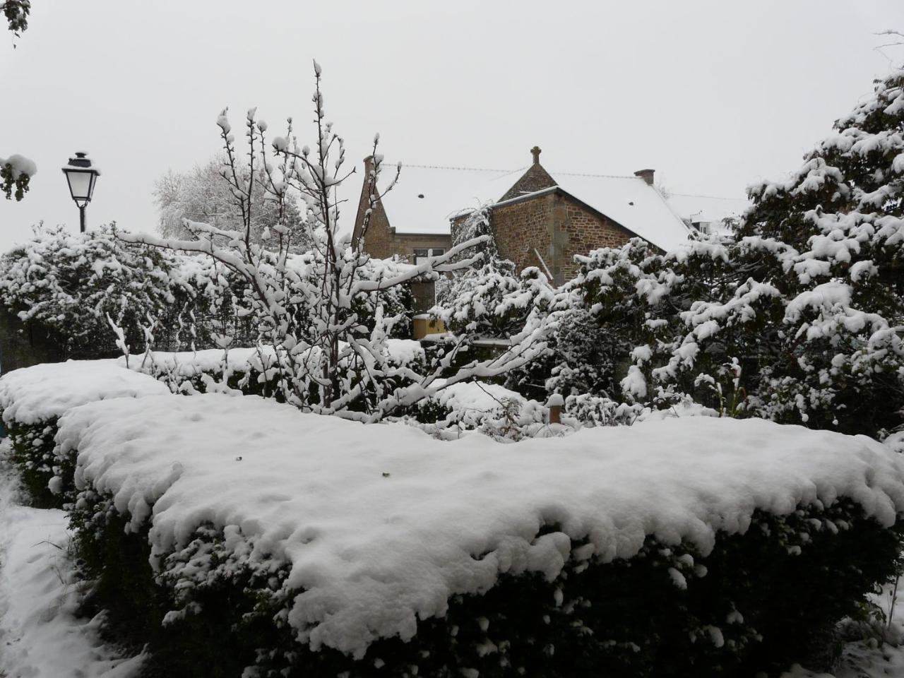 Le Clos Des Anges Dinge Exterior photo
